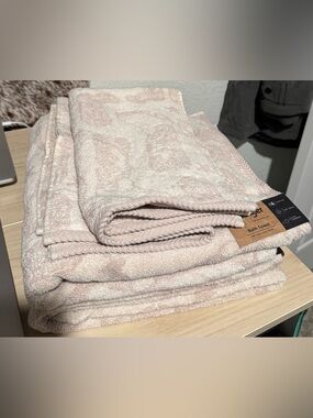 Wrangler Light beige cowboy boot + star 2 Bath Towels + 2 hand towels Set - NWT